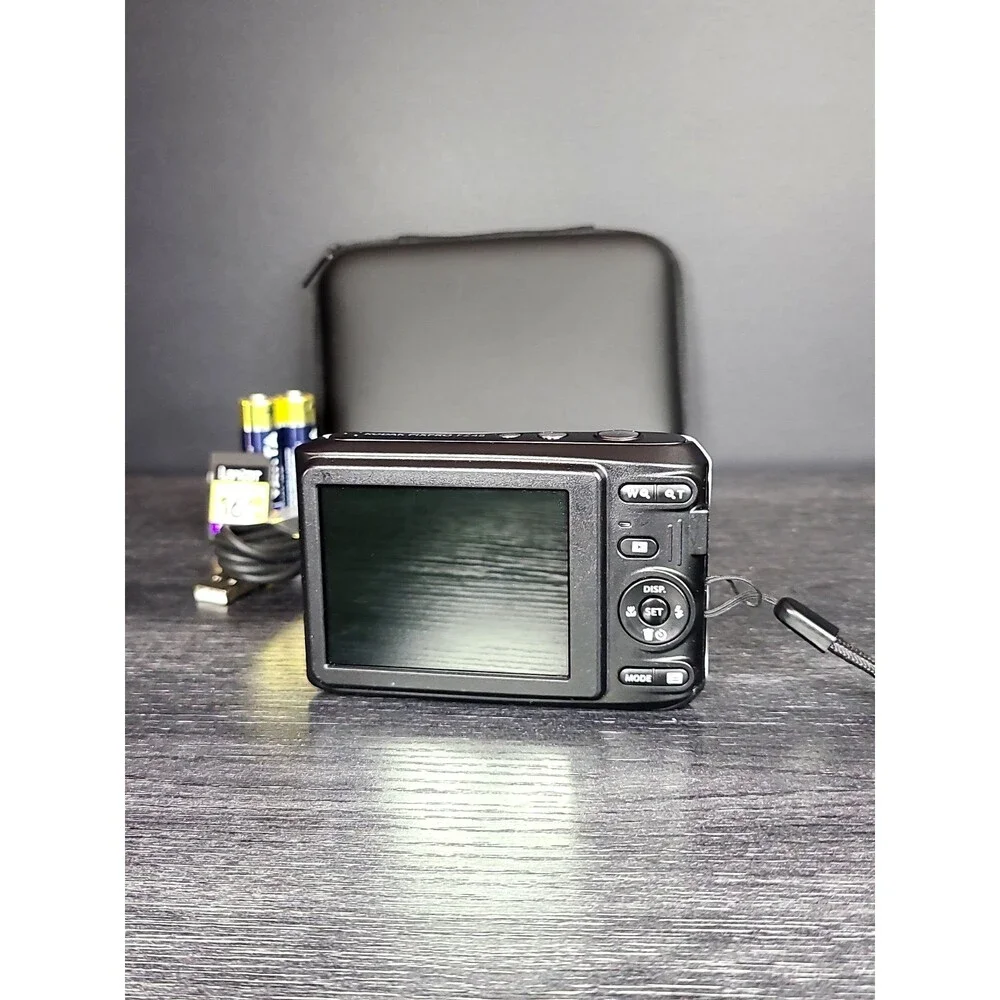 Kodak Pixpro FZ45 16MP HD Digital Camera White 16GB Bundle - Refurbished EX